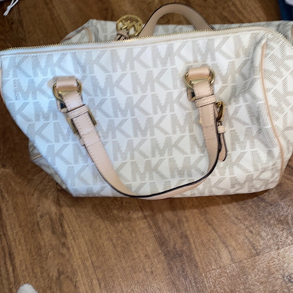 Micheal Kors Purse